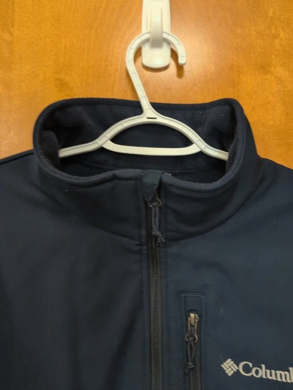 Columbia Men's M Navy Ascender Softshell Jacket Wind/Rain Resistant EUC‎ Zip Up